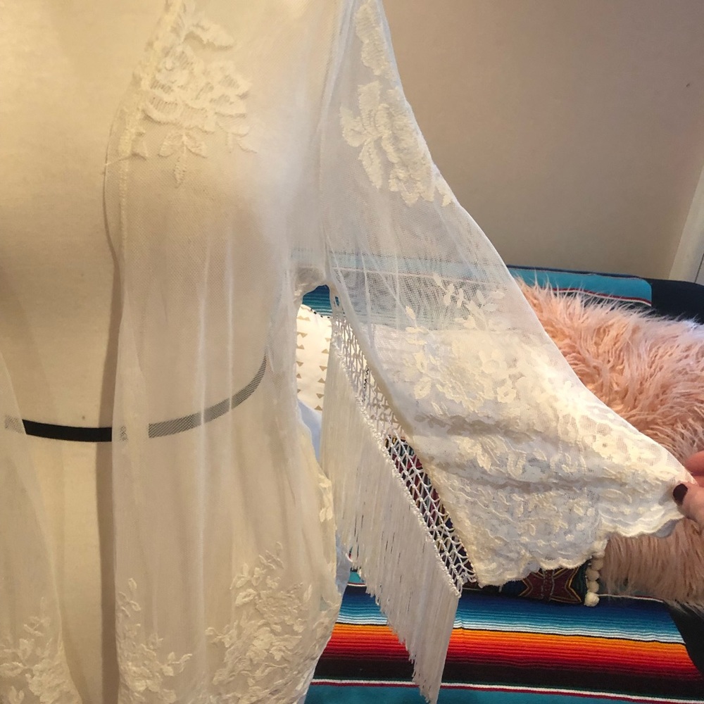 Lacey beige kimono